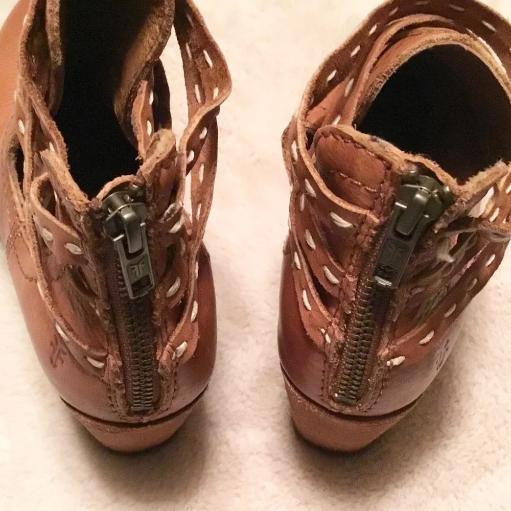 Frye Naomi Pickstitch Whiskey Brown Shooties Ankle Boots - 6